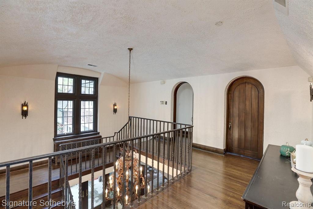 110 Cloverly Road Grosse Pointe Farms, MI 48236 - Photo 25 of 58