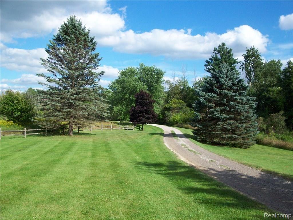 4394 Atlas Road Davison, MI 48423 - Photo 21 of 46 100_1527.JPG