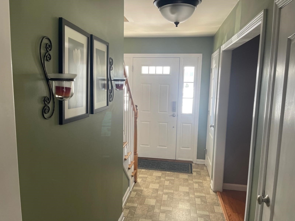 19 Annies Way Springfield, MA 01119 - Photo 25 of 41