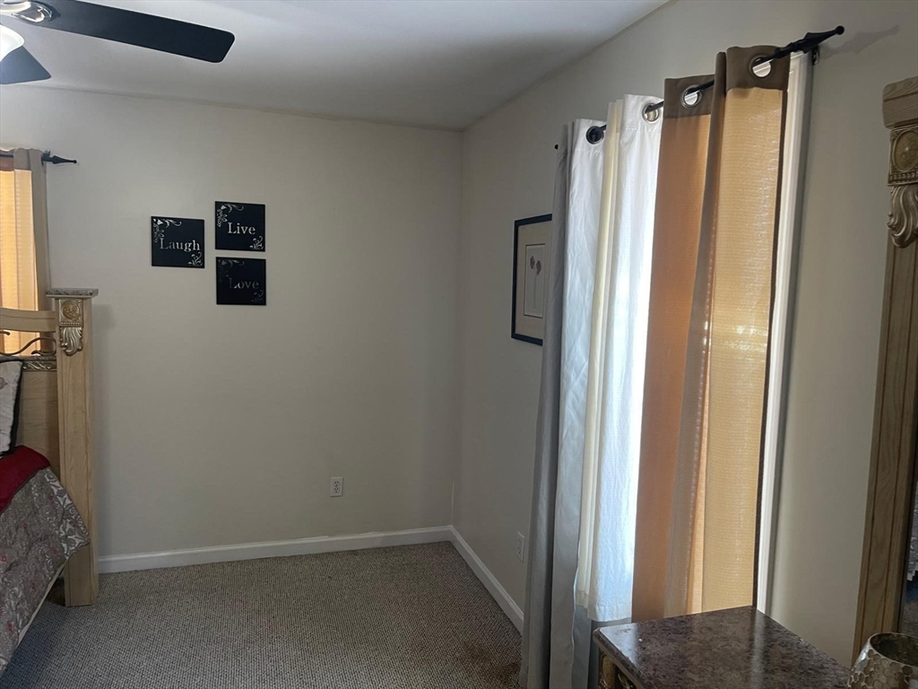 19 Annies Way Springfield, MA 01119 - Photo 4 of 41