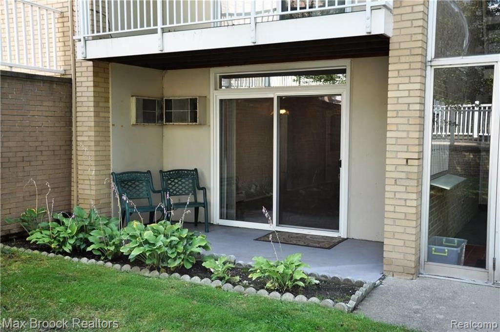 4905 Crooks Road Royal Oak, MI 48073 - Photo 13 of 17