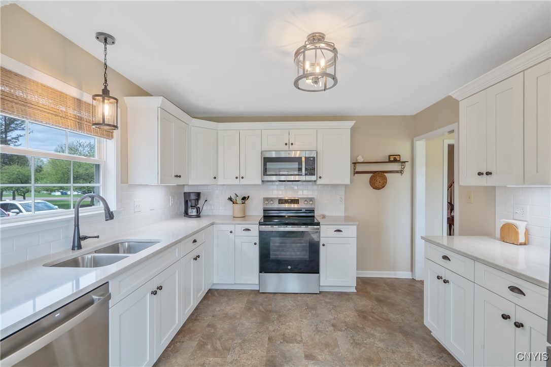 2534 Lamson Road Lysander, NY 13135 - Photo 7 of 39