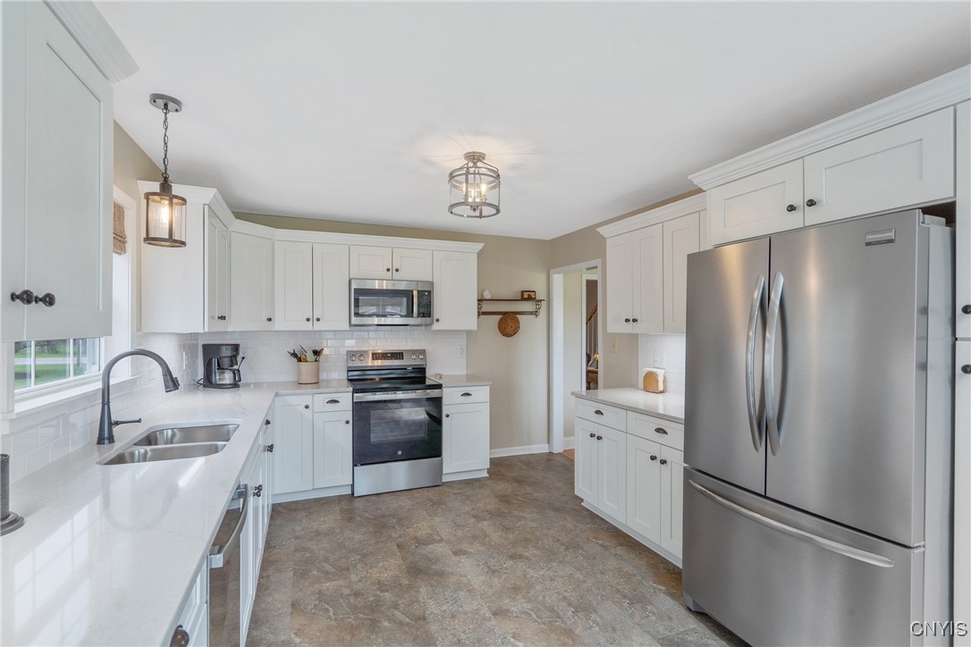 2534 Lamson Road Lysander, NY 13135 - Photo 8 of 39