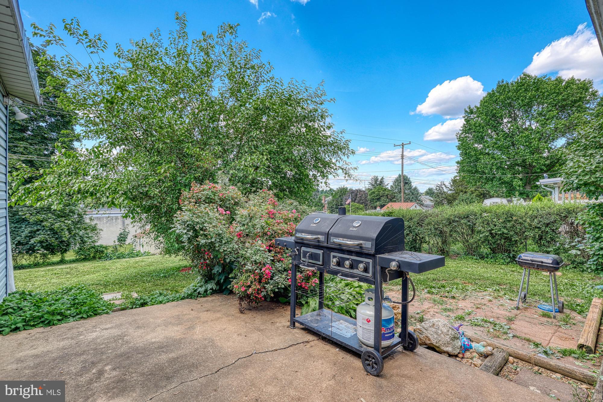 3121 Robin Road York, PA 17404 - Photo 16 of 29 Patio view