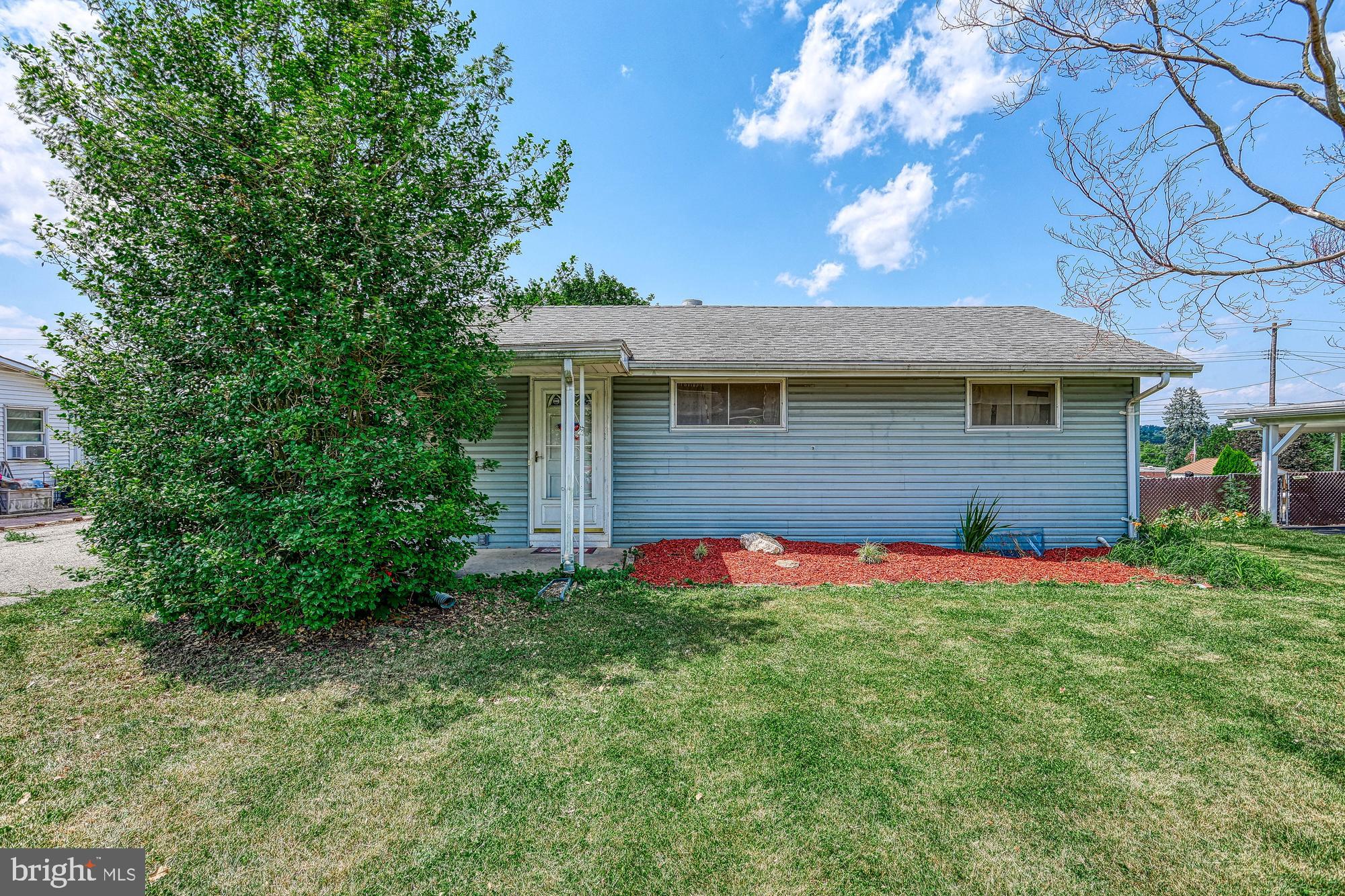3121 Robin Road York, PA 17404 - Photo 3 of 29 Front