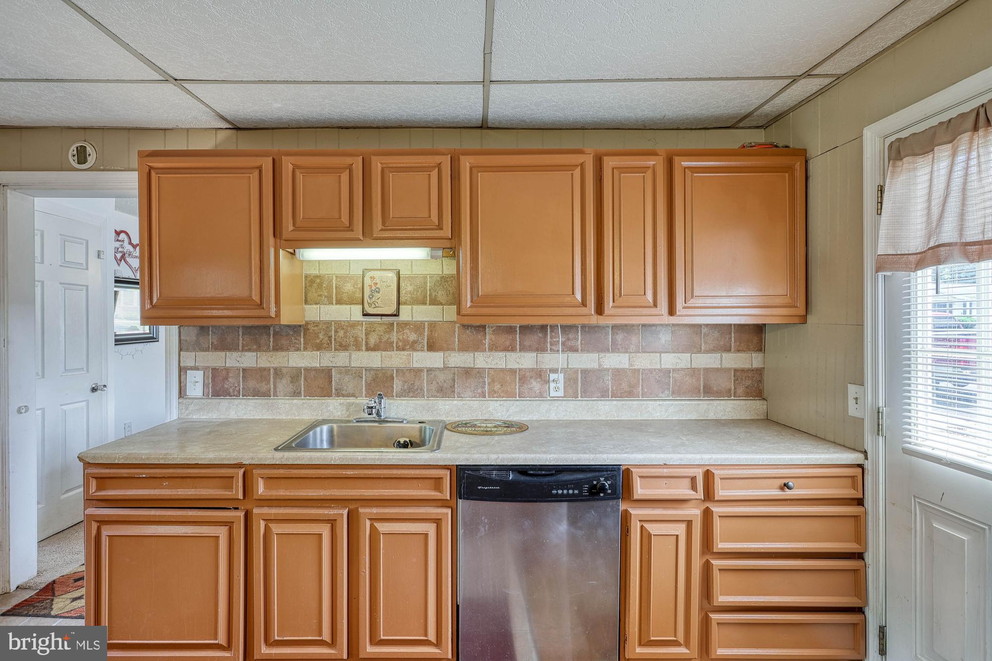 3121 Robin Road York, PA 17404 - Photo 22 of 29 Kitchen