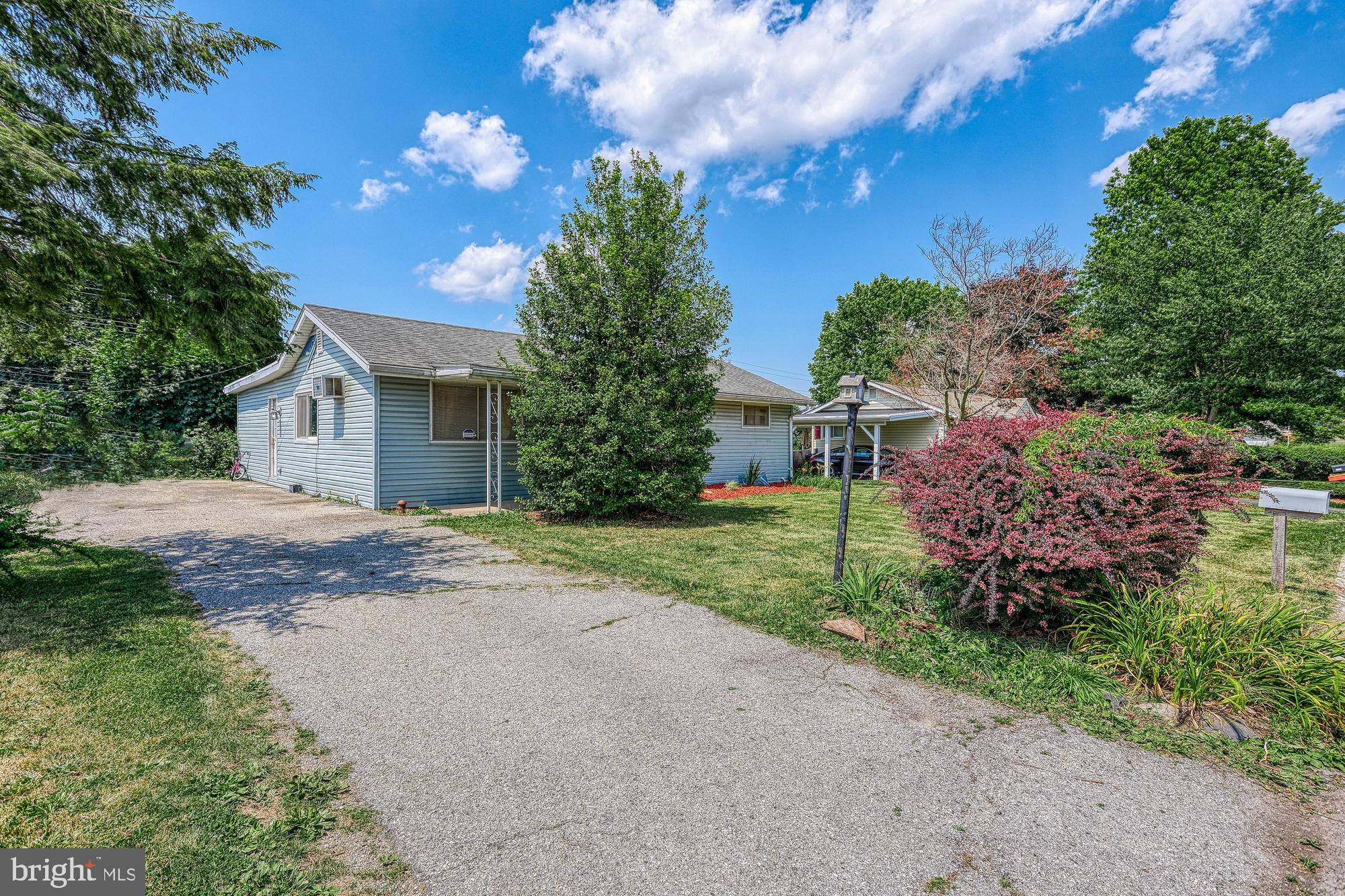 3121 Robin Road York, PA 17404 - Photo 6 of 29 Off street parking