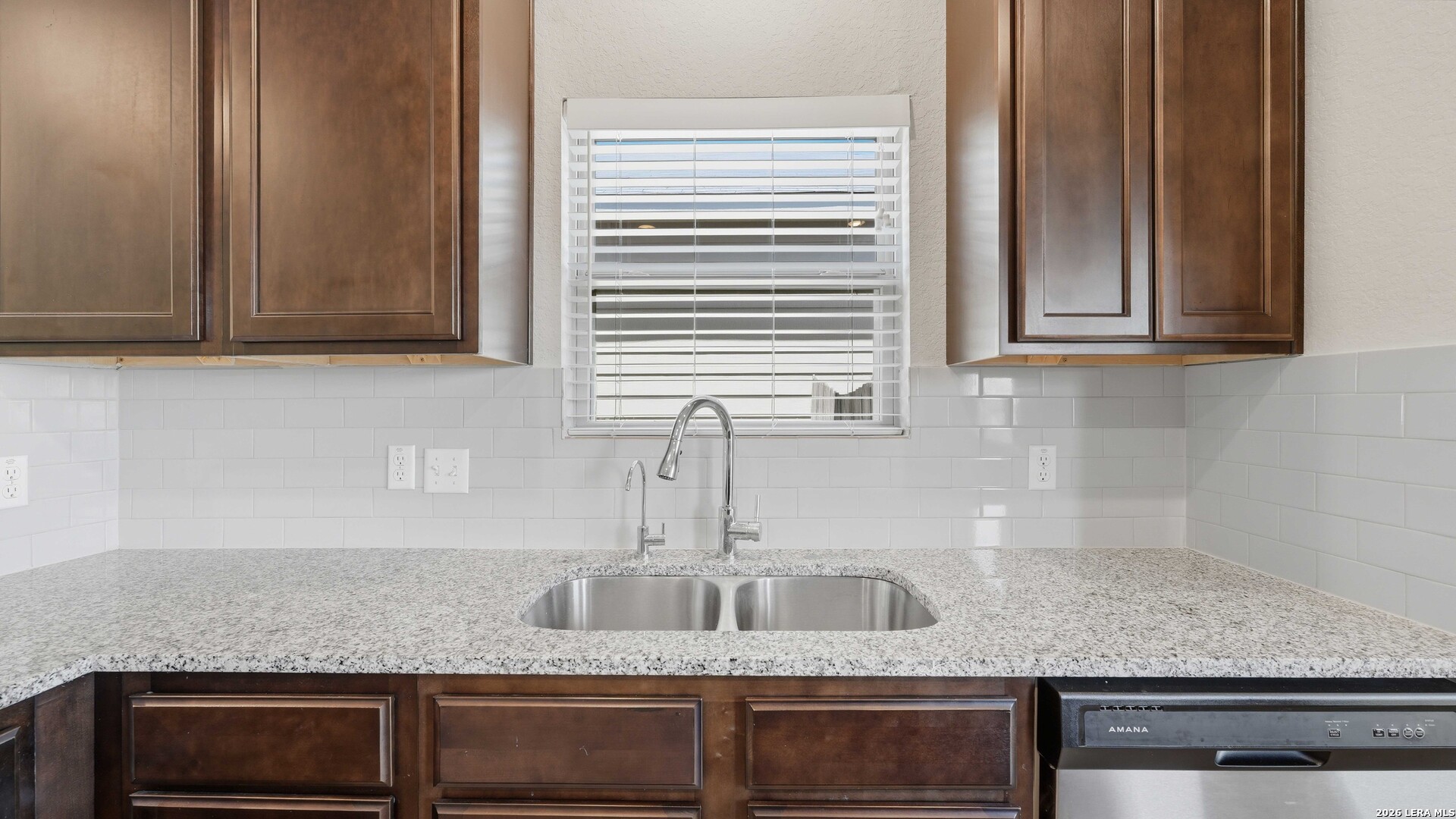 5502 Daniel Way St. Hedwig, TX 78152 - Photo 11 of 40