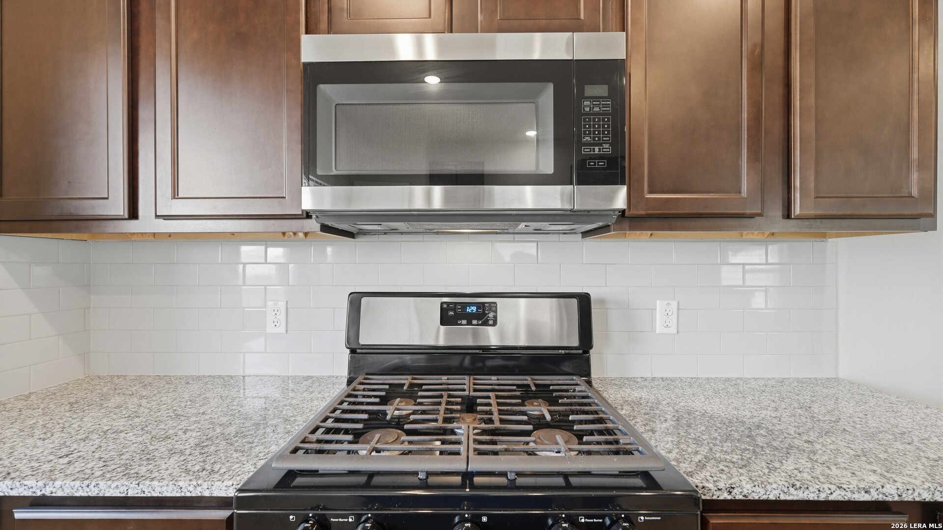 5502 Daniel Way St. Hedwig, TX 78152 - Photo 14 of 40