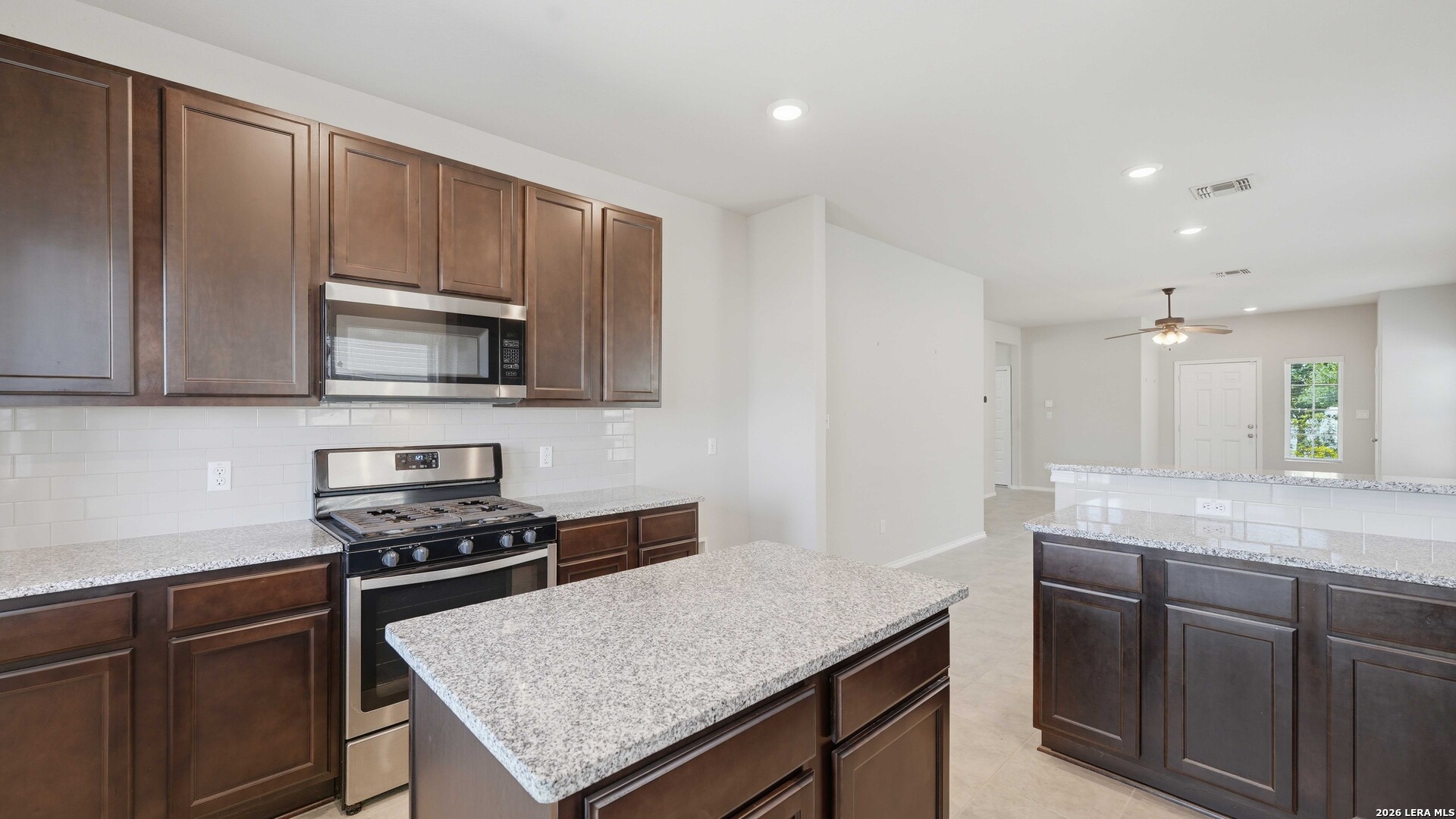 5502 Daniel Way St. Hedwig, TX 78152 - Photo 15 of 40