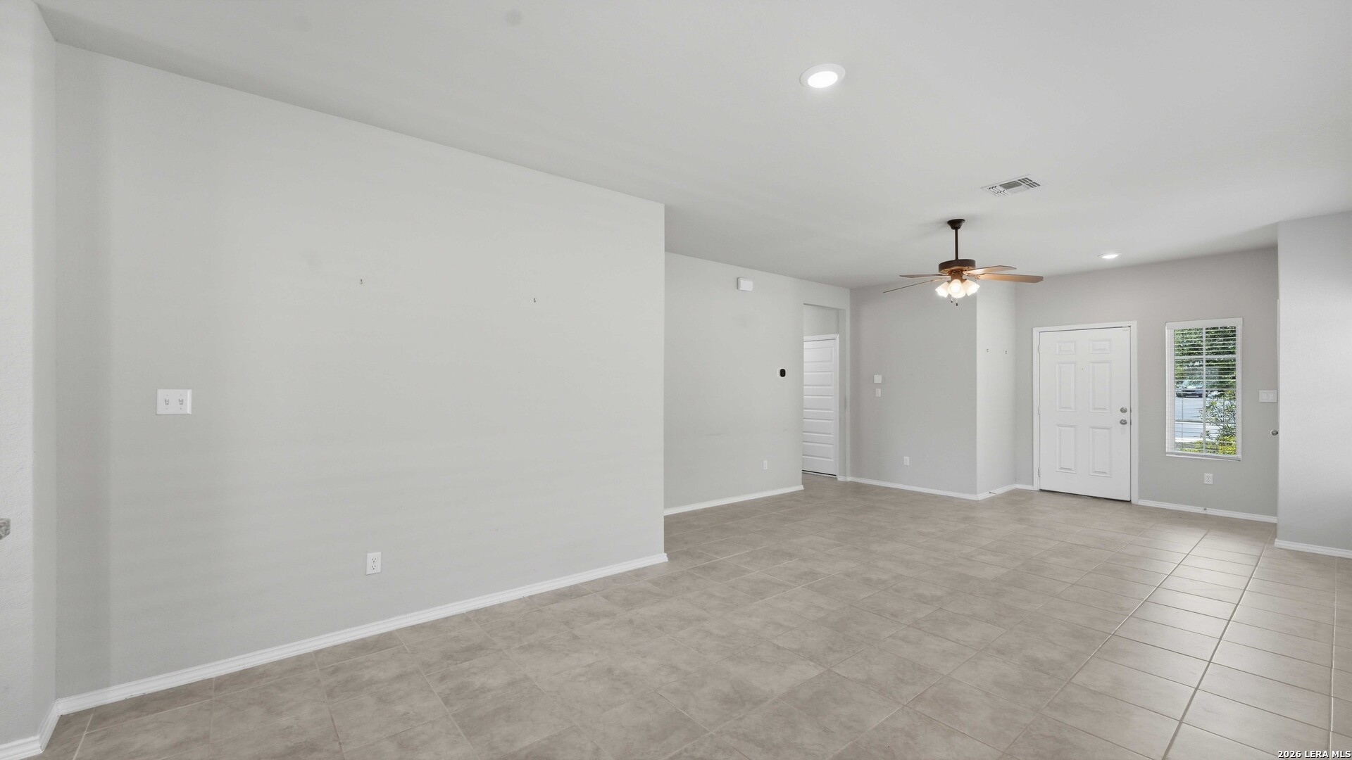 5502 Daniel Way St. Hedwig, TX 78152 - Photo 3 of 40