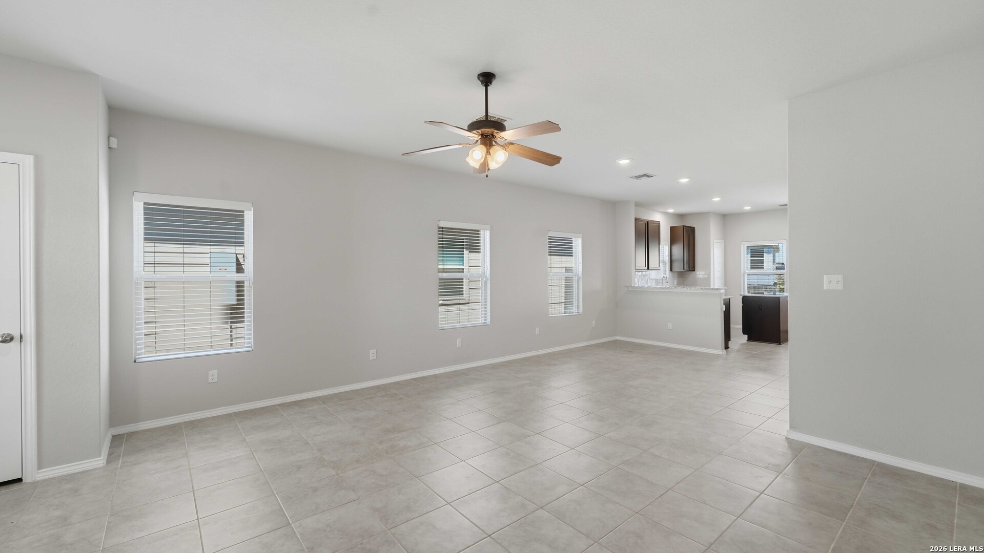 5502 Daniel Way St. Hedwig, TX 78152 - Photo 7 of 40