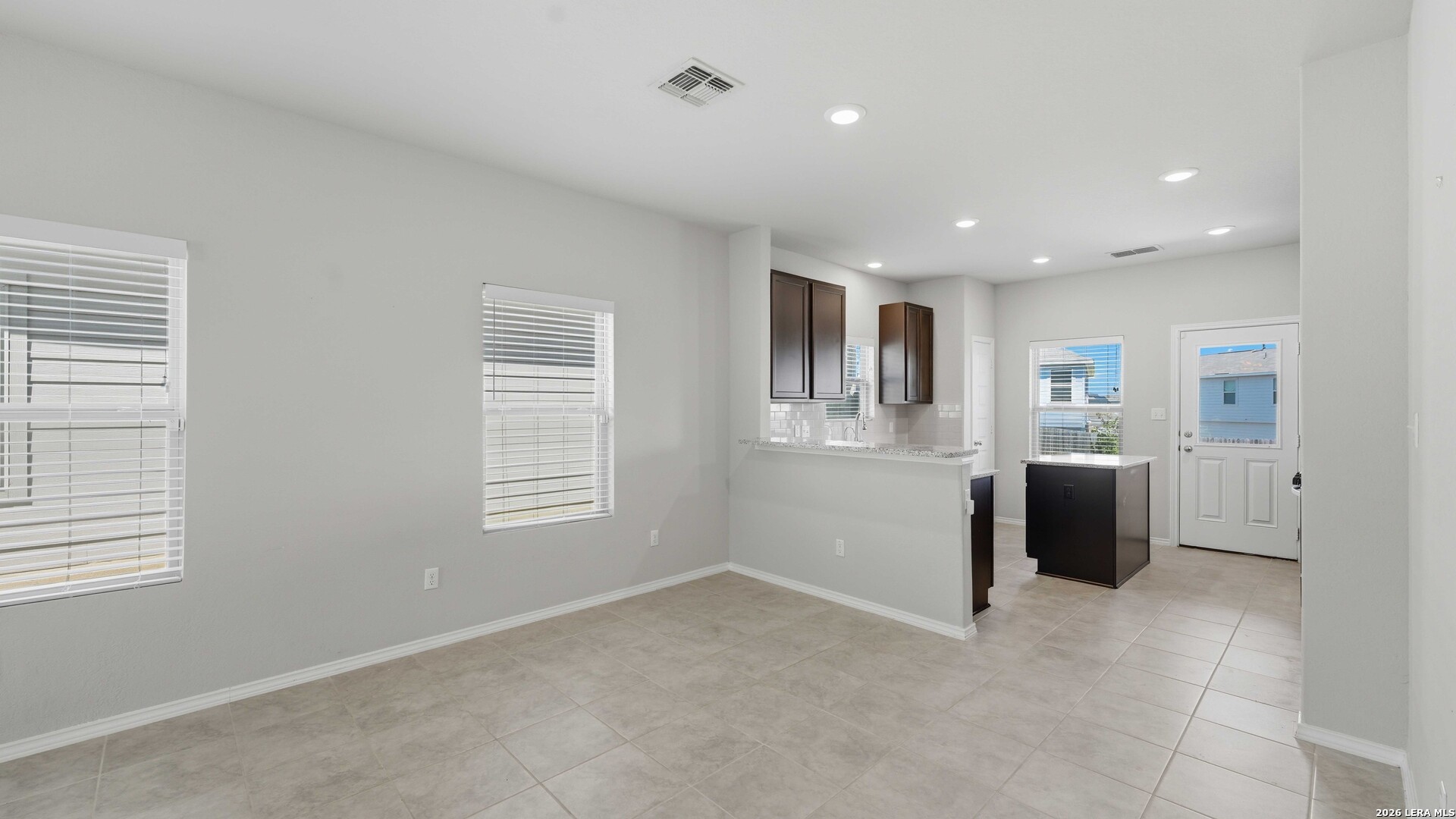 5502 Daniel Way St. Hedwig, TX 78152 - Photo 9 of 40