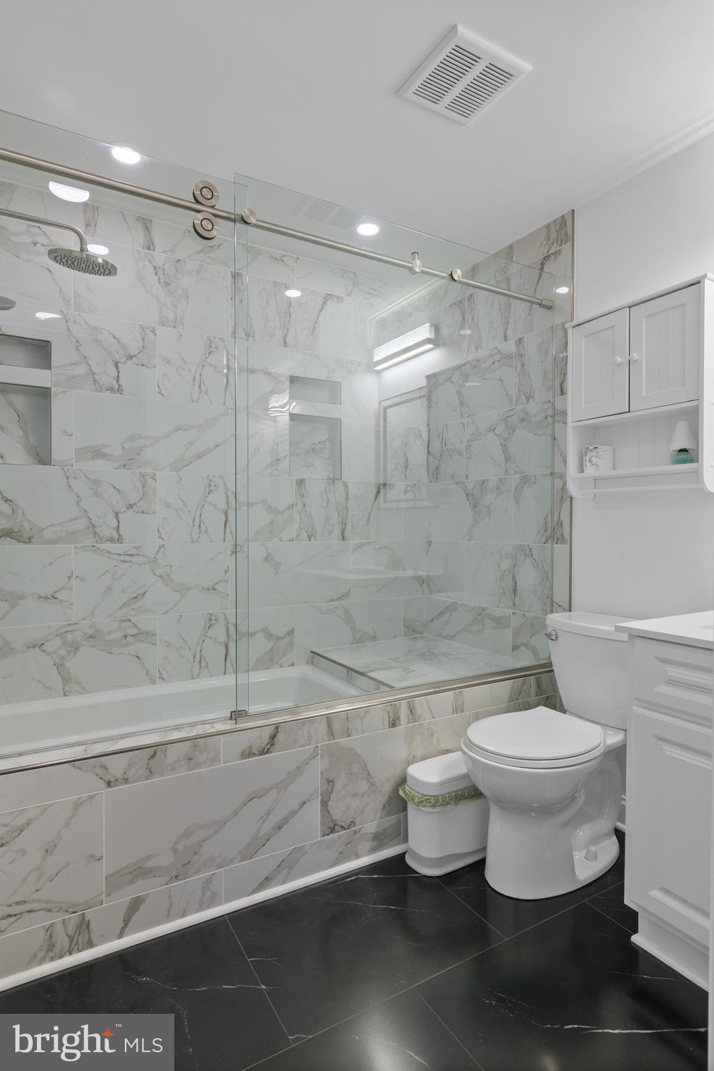 9233 Riggs Road Adelphi, MD 20783 - Photo 8 of 30 Full bathroom