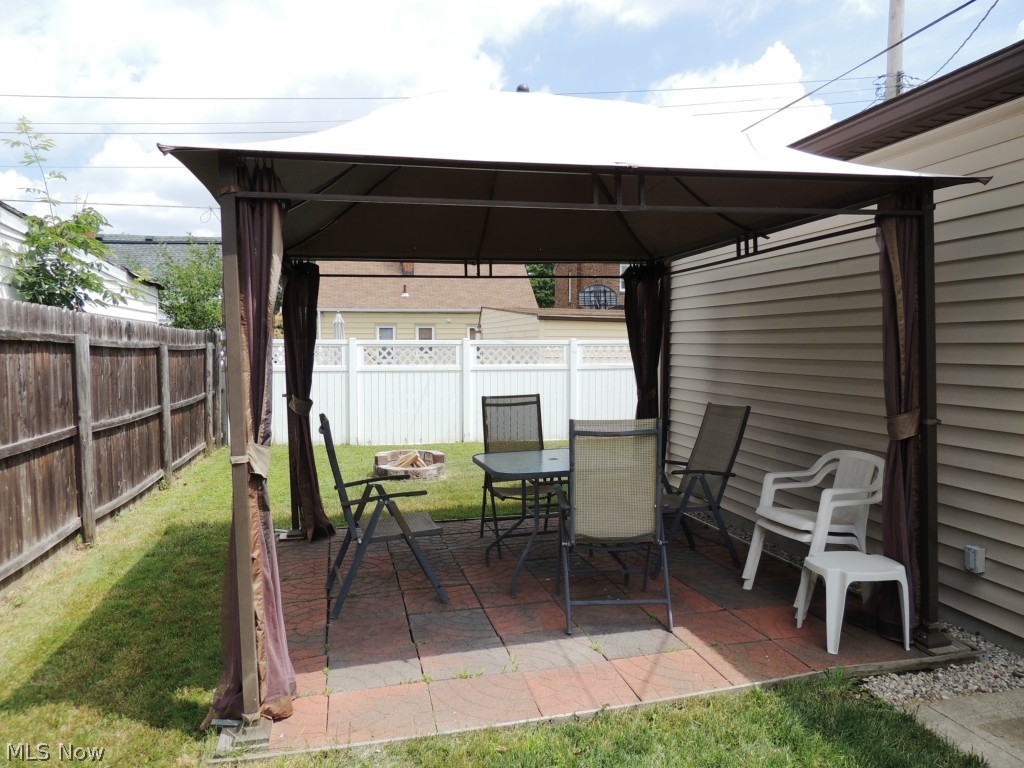 8012 Ackley Road Parma, OH 44129 - Photo 23 of 25