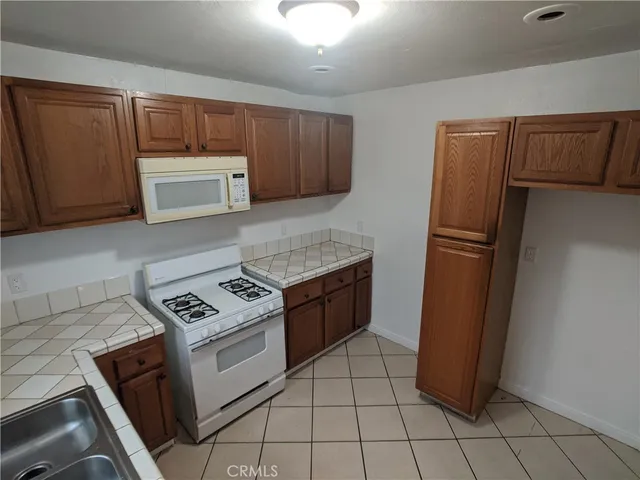 $700,000 | 462 West Orange Grove Avenue, Pomona, CA 91768