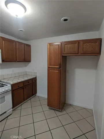 $700,000 | 462 West Orange Grove Avenue, Pomona, CA 91768