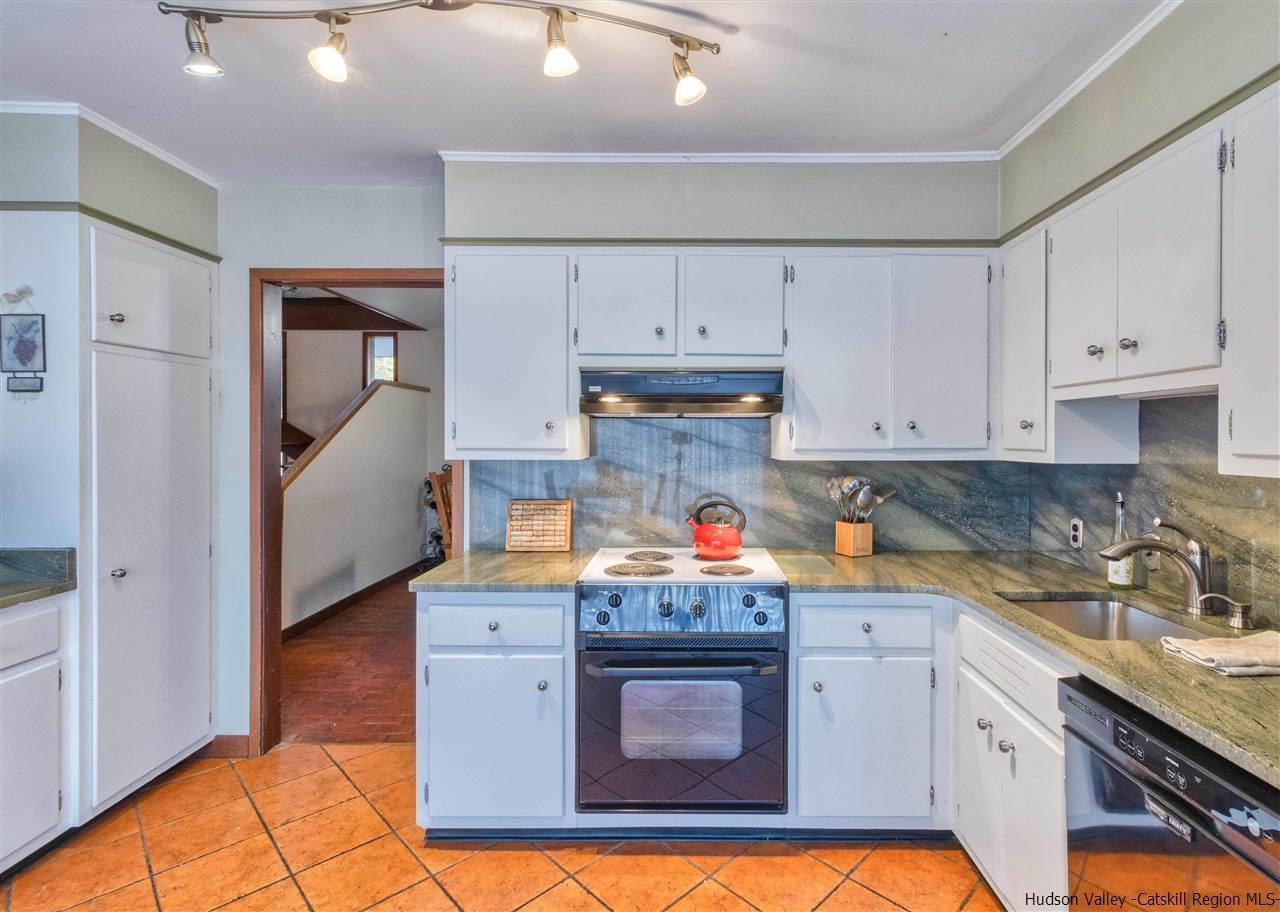 39 Alden Road Poughkeepsie, NY 12603 - Photo 11 of 31 Photo 11