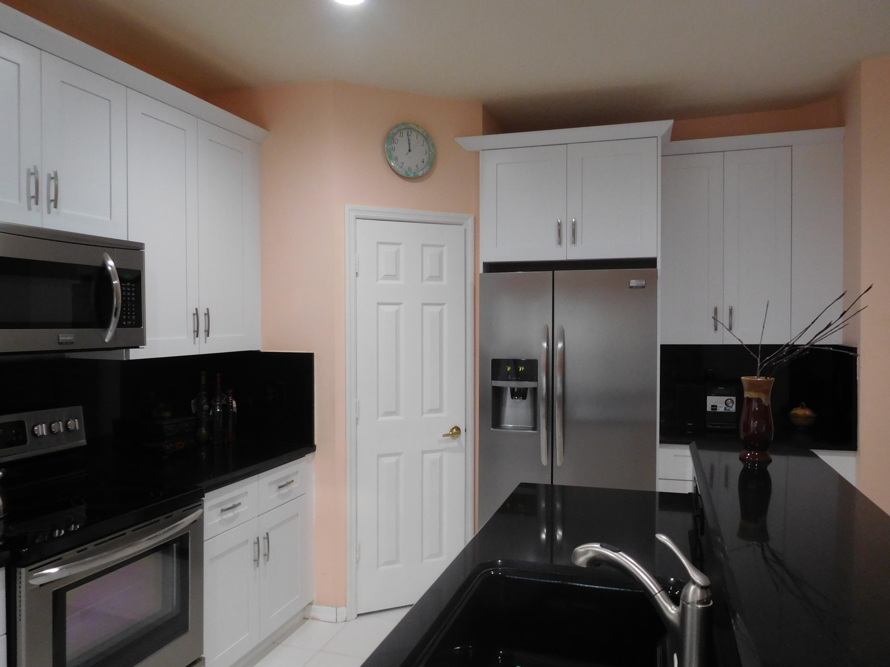 10968 La Salinas Circle Boca Raton, FL 33428 - Photo 3 of 34 Kitchen1