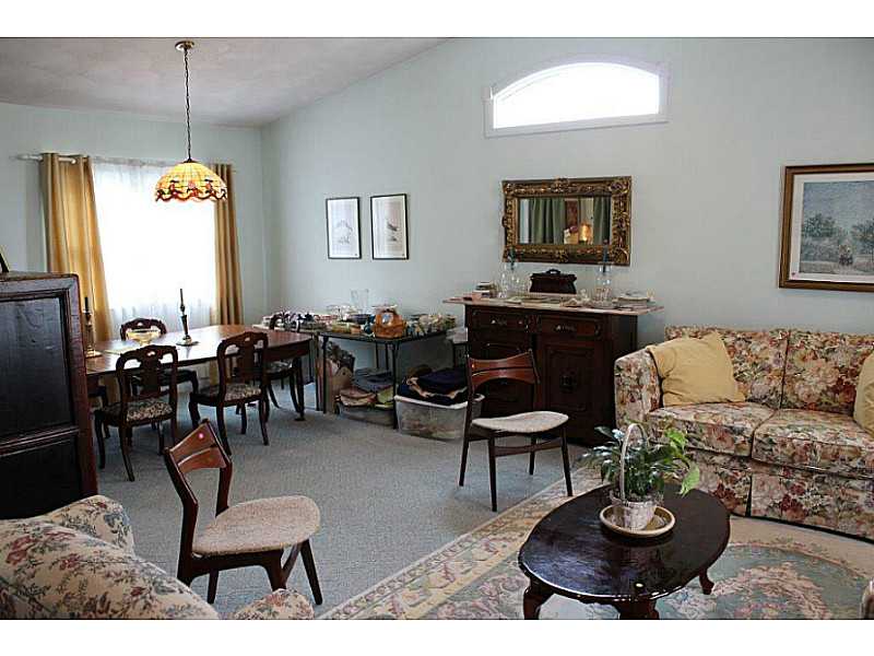 51 Overlook Road Narragansett, RI 02882 - Photo 7 of 21 Den/Family/Great Room.