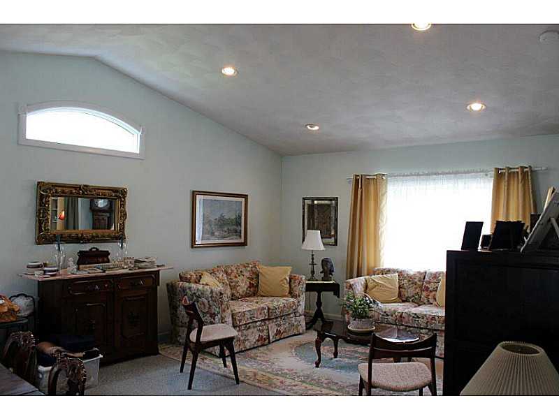 51 Overlook Road Narragansett, RI 02882 - Photo 8 of 21 Den/Family/Great Room.