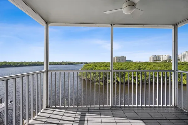 $2,900 | 689 Northeast 6th Court, Unit 4010, Boynton Beach, FL 33435