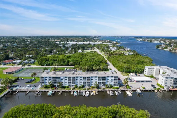 $2,900 | 689 Northeast 6th Court, Unit 4010, Boynton Beach, FL 33435