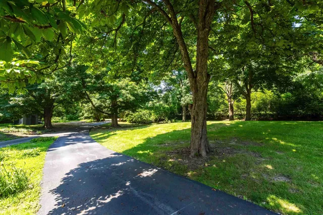 $495,000 | 25111 Valley Drive, Bettendorf, IA 52722