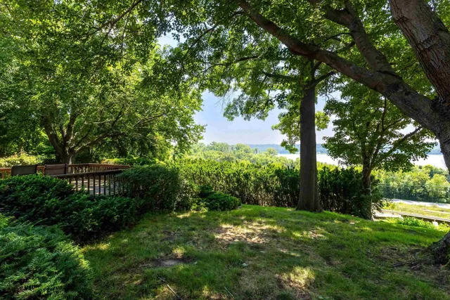 $495,000 | 25111 Valley Drive, Bettendorf, IA 52722