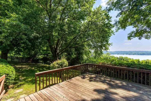 $495,000 | 25111 Valley Drive, Bettendorf, IA 52722