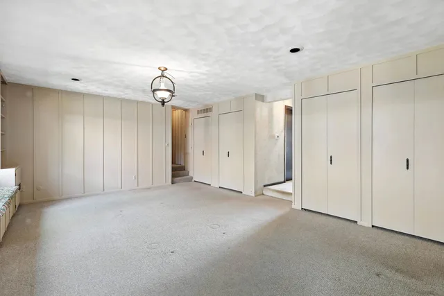 $495,000 | 25111 Valley Drive, Bettendorf, IA 52722