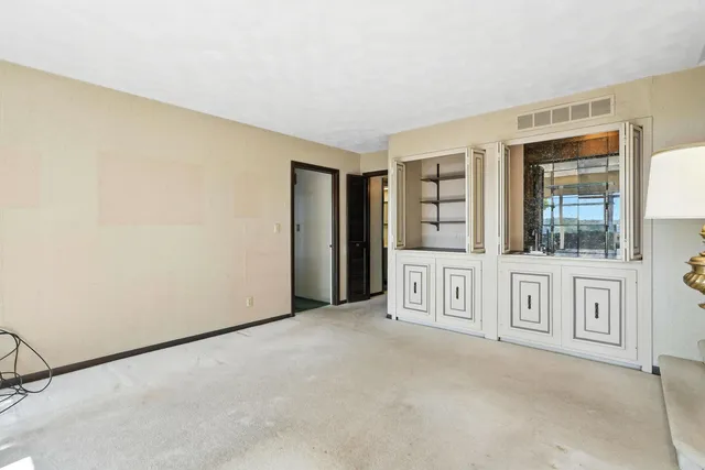 $495,000 | 25111 Valley Drive, Bettendorf, IA 52722