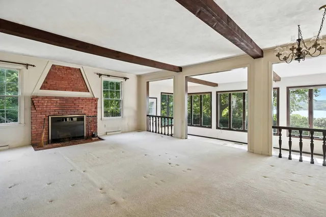 $495,000 | 25111 Valley Drive, Bettendorf, IA 52722