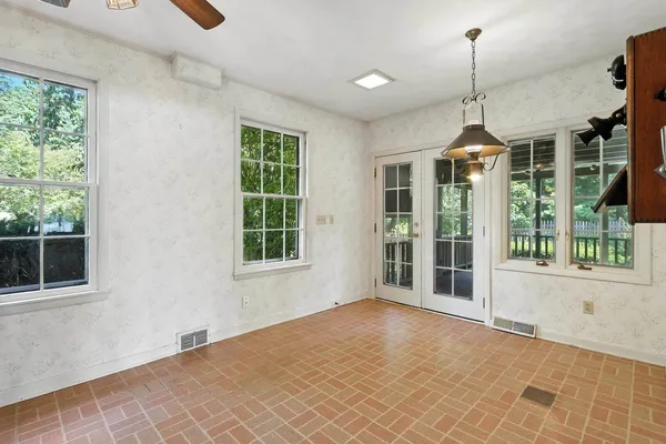 $495,000 | 25111 Valley Drive, Bettendorf, IA 52722