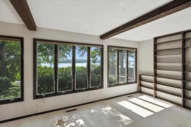 $495,000 | 25111 Valley Drive, Bettendorf, IA 52722