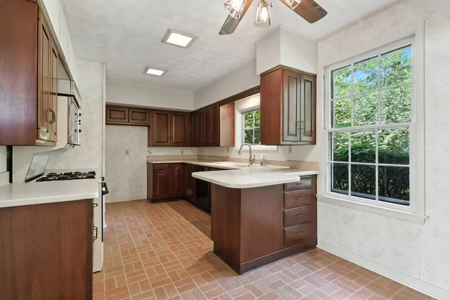 $495,000 | 25111 Valley Drive, Bettendorf, IA 52722