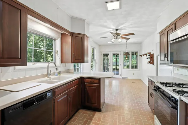 $495,000 | 25111 Valley Drive, Bettendorf, IA 52722