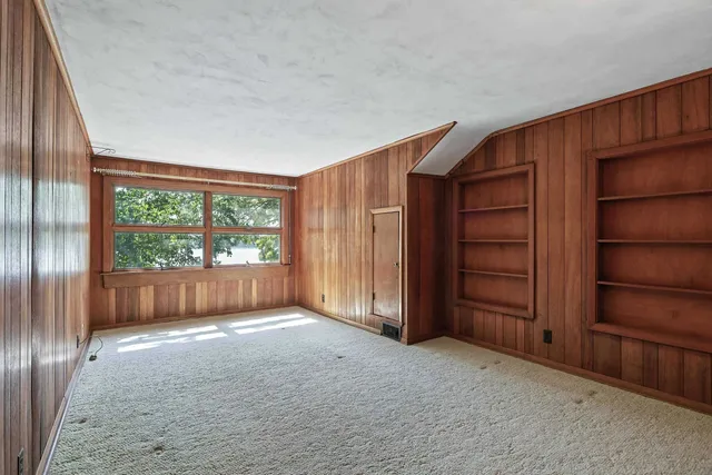 $495,000 | 25111 Valley Drive, Bettendorf, IA 52722