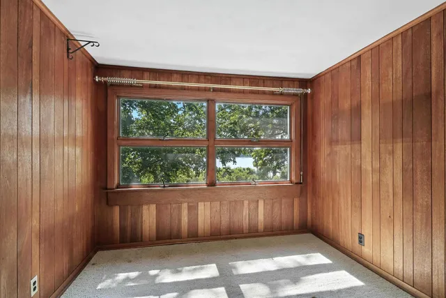 $495,000 | 25111 Valley Drive, Bettendorf, IA 52722