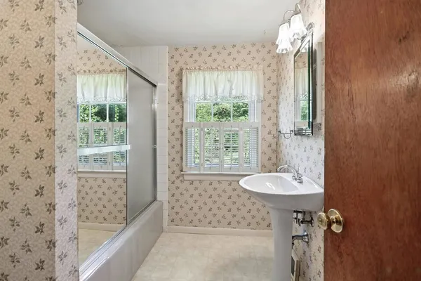 $495,000 | 25111 Valley Drive, Bettendorf, IA 52722