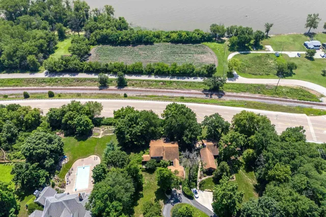 $495,000 | 25111 Valley Drive, Bettendorf, IA 52722