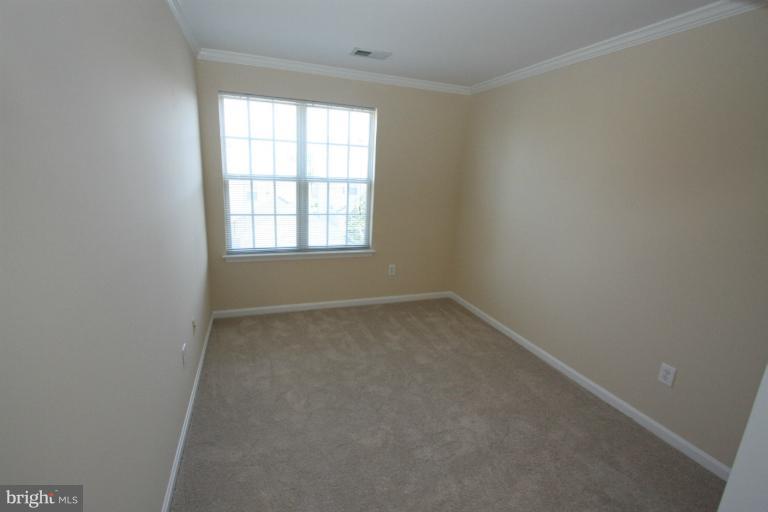 18117 Coachmans Road Germantown, MD 20874 - Photo 12 of 30 Owners' suite sitting area