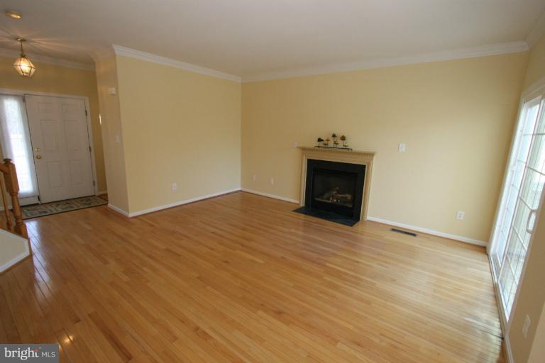 18117 Coachmans Road Germantown, MD 20874 - Photo 14 of 30 Living Room reverse