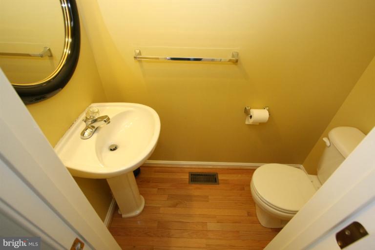 18117 Coachmans Road Germantown, MD 20874 - Photo 16 of 30 Main level powder room
