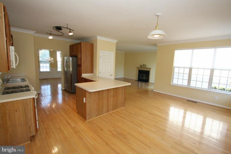 18117 Coachmans Road Germantown, MD 20874 - Photo 23 of 30 Additional kitchen view