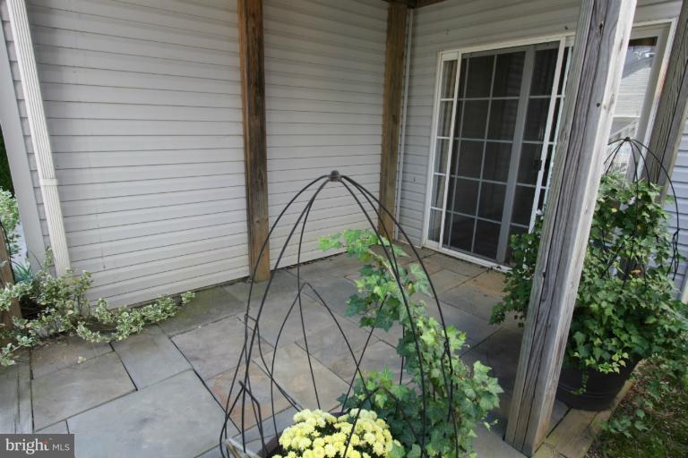 18117 Coachmans Road Germantown, MD 20874 - Photo 26 of 30 Patio