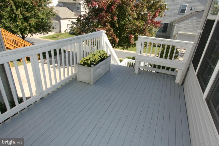 18117 Coachmans Road Germantown, MD 20874 - Photo 27 of 30 Deck
