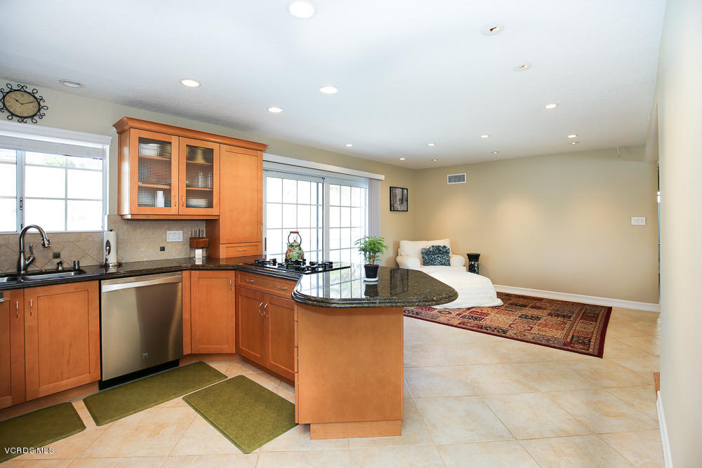 3091 Travis Avenue Simi Valley, CA 93063 - Photo 13 of 29 016