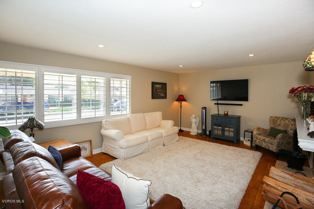 3091 Travis Avenue Simi Valley, CA 93063 - Photo 5 of 29 005