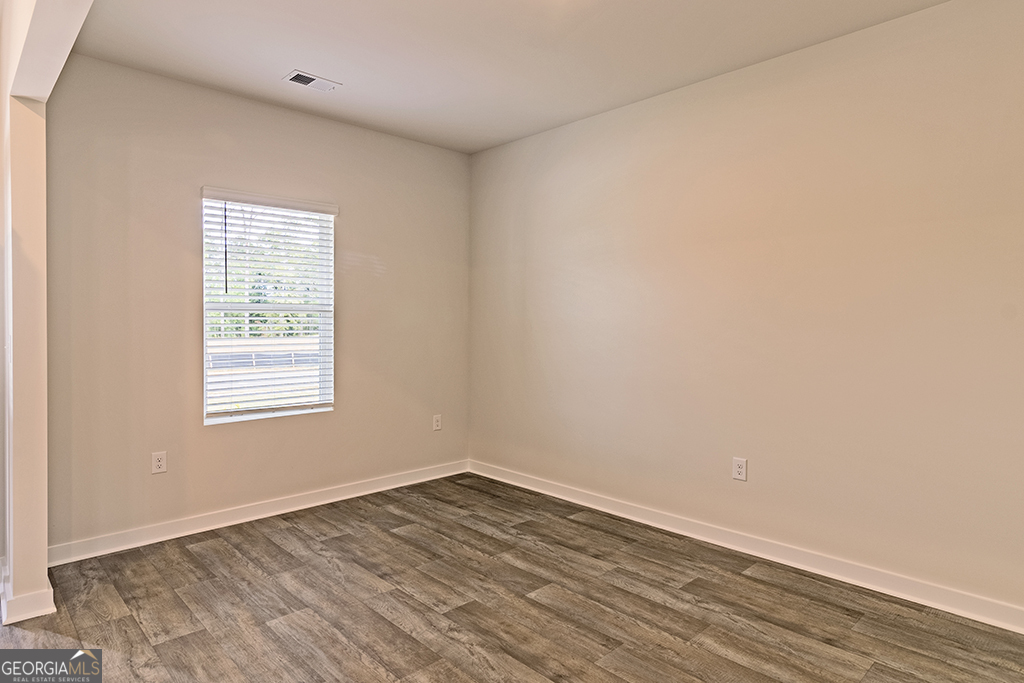 342 Jarrett Street Fairburn, GA 30213 - Photo 4 of 34